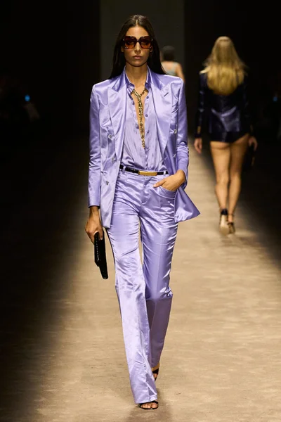 Look 37